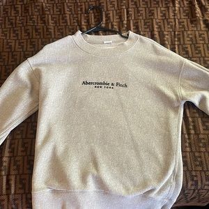 Abercrombie & Fitch sweatshirt